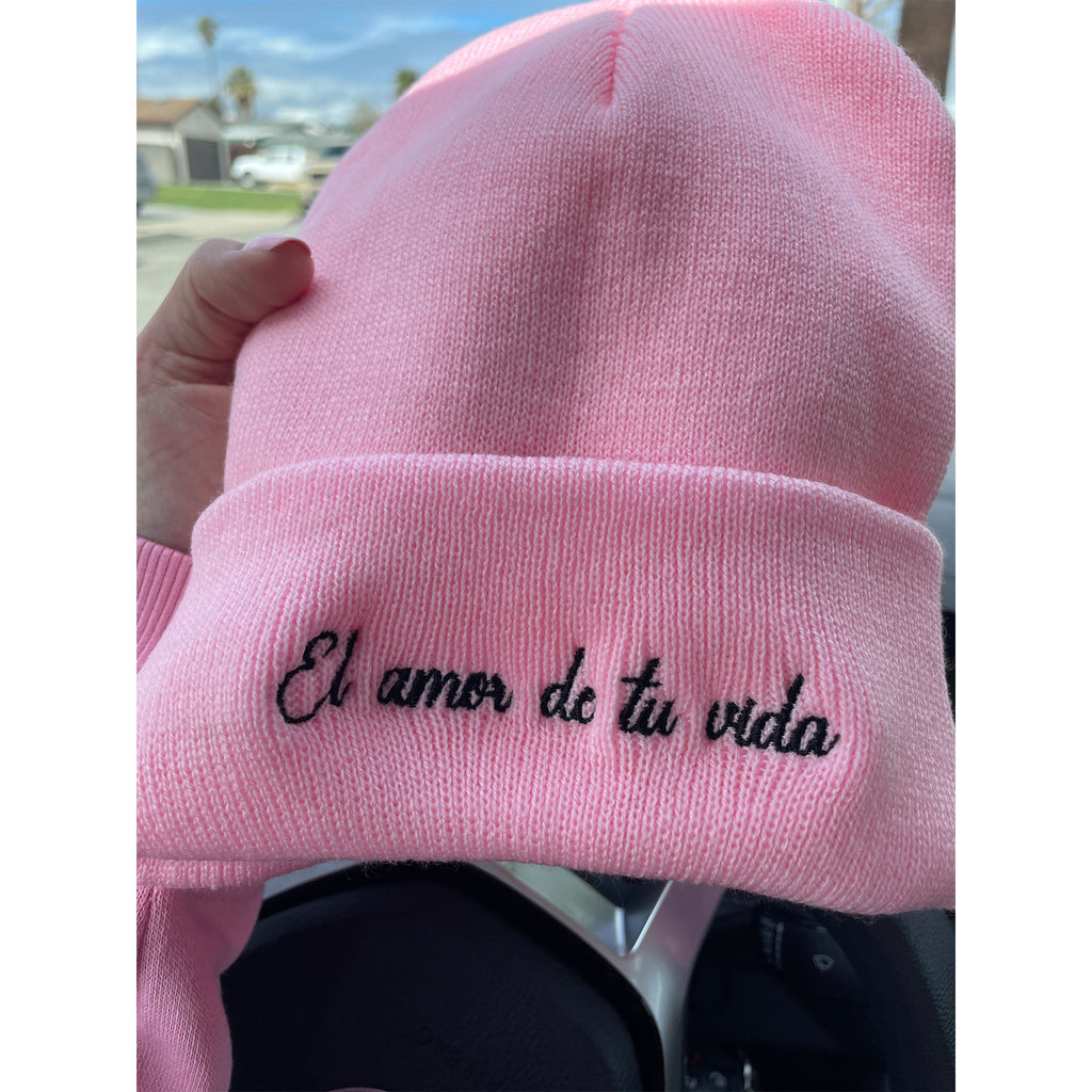 Chisme: El Amor te tu Vida Beanie